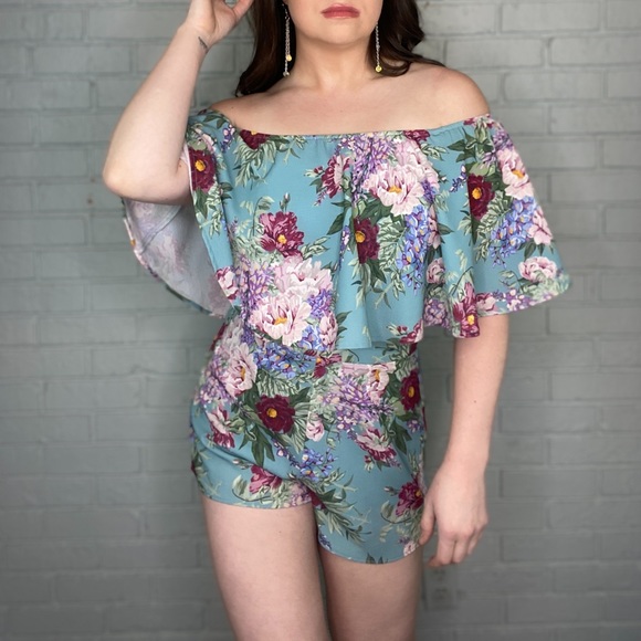 Show Me Your MuMu Darling Dolls Set Heidi Crop Top and Martine Shorts Size Small - Picture 4 of 16